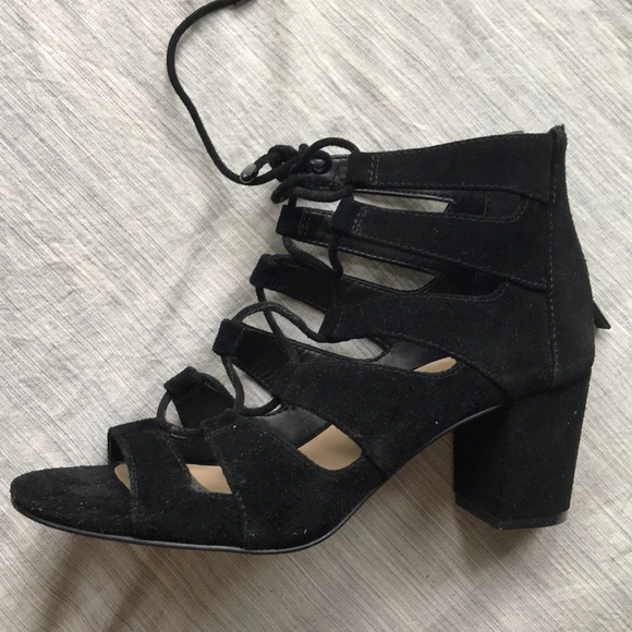 Lord + Taylor black heel sandals - Picture 4 of 4